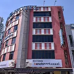 Oyo 297 Elmark Hotel