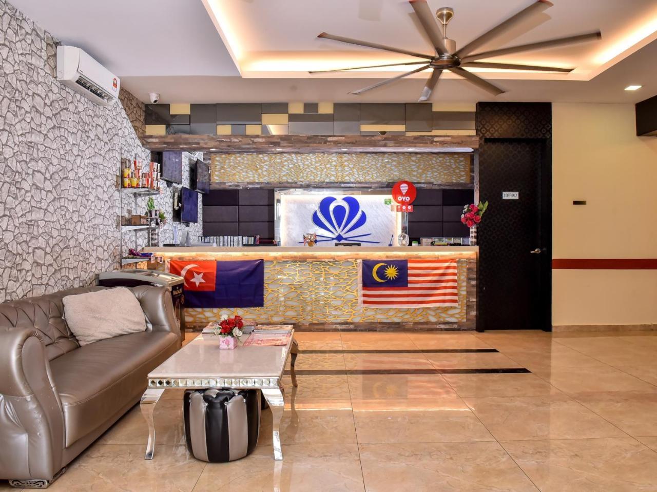 Hotel Oyo 297 Elmark Hotel