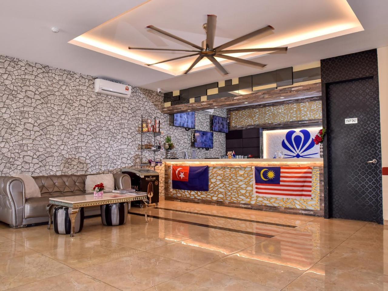 Hotel Oyo 297 Elmark Hotel 3*